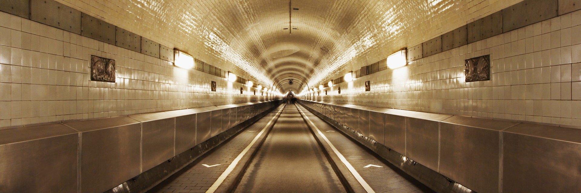 Simon Erskine Locke banner