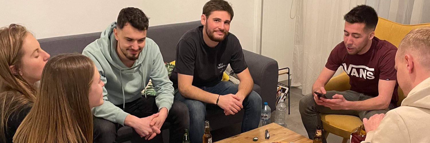 reenmau_b's profile banner image