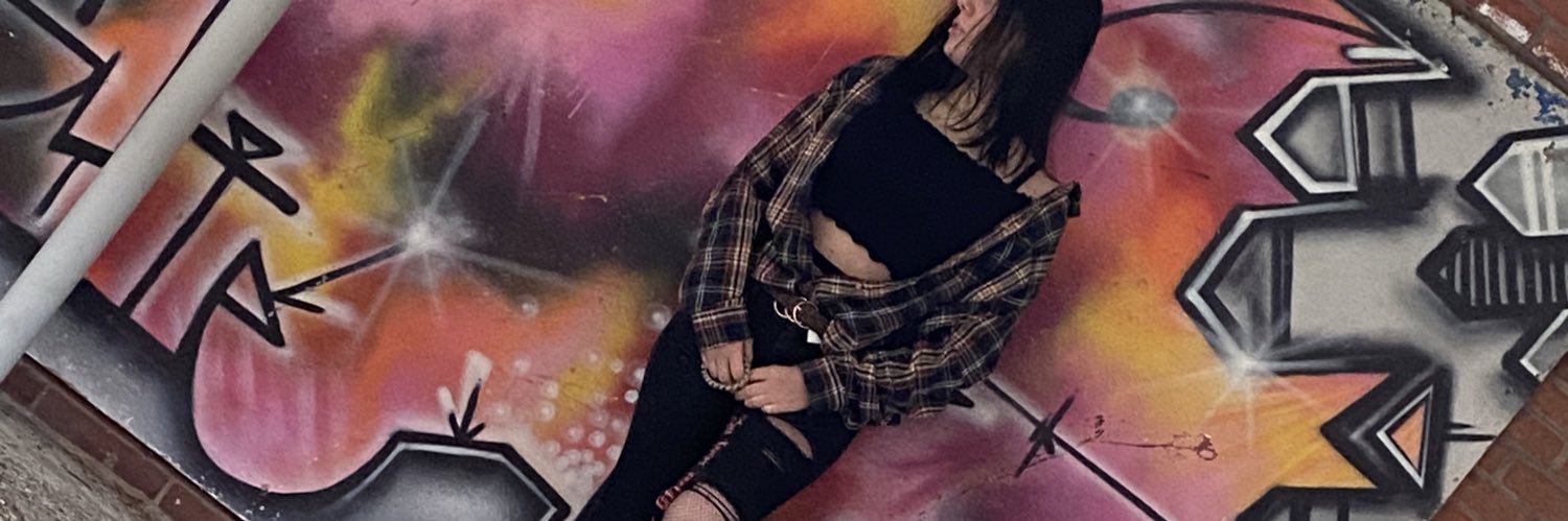 vivienbkr's profile banner image