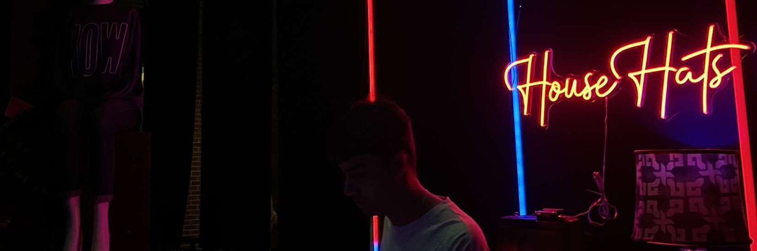 alebenedetty_'s profile banner image