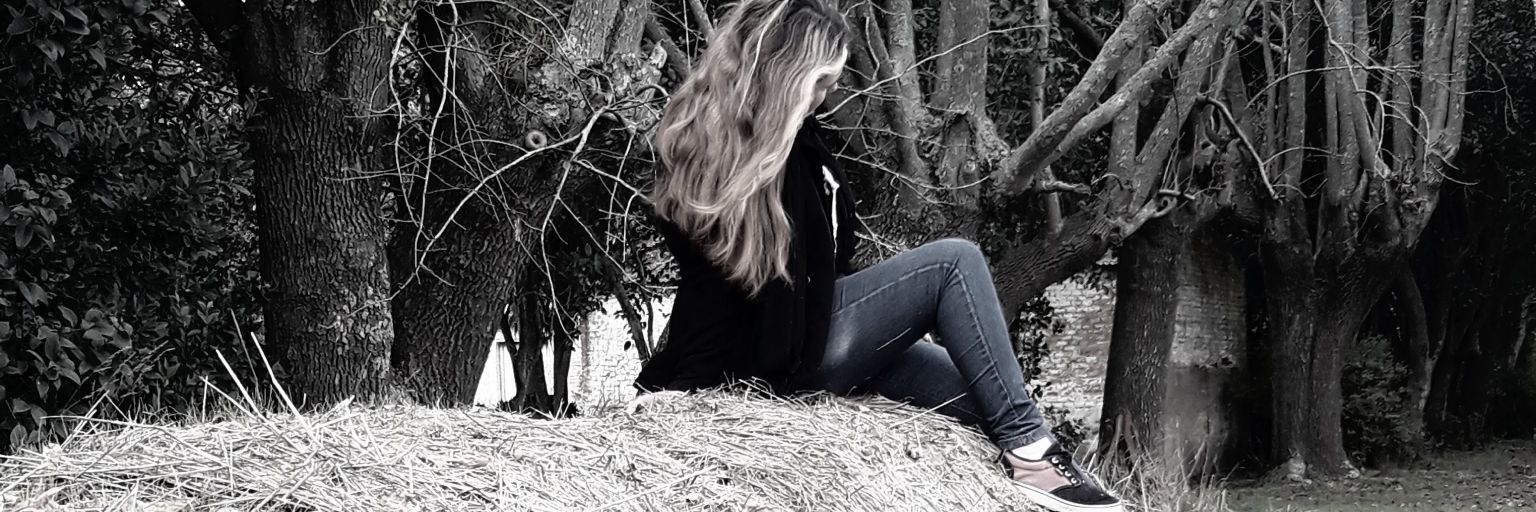 larareina_'s profile banner image