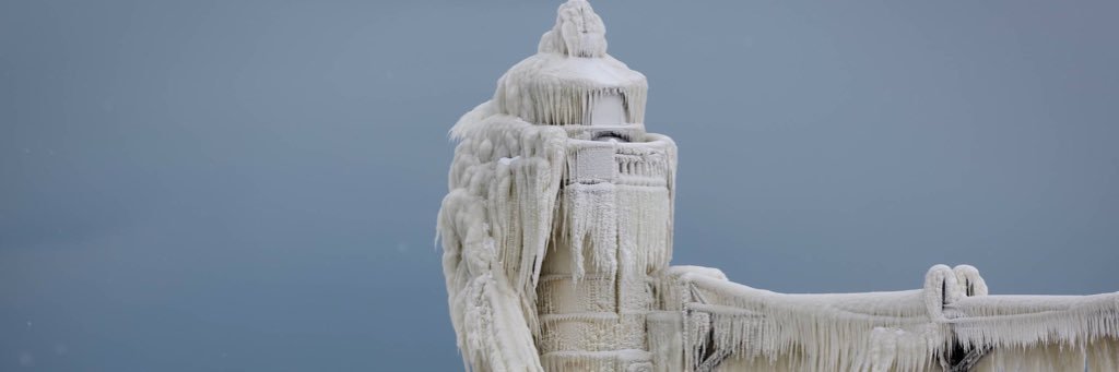 adrian_hoerr's profile banner image
