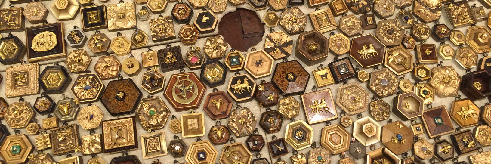 museumbees's profile banner image