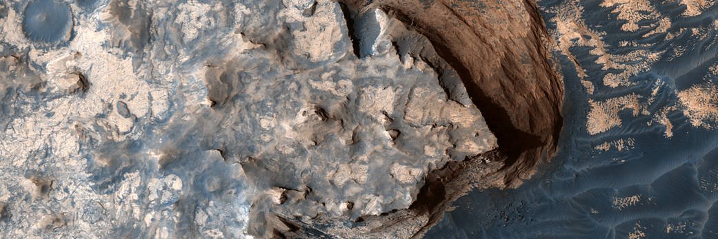 Mackenzie White banner