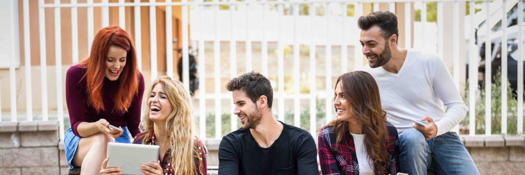 PlastrApp's profile banner image