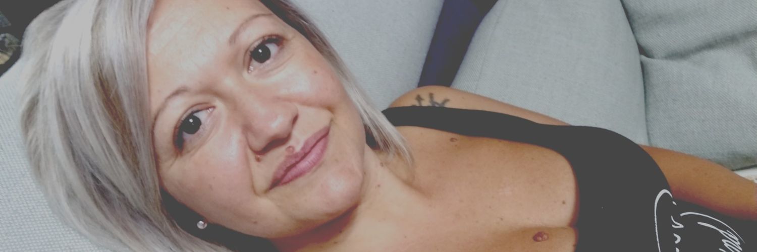 MissAri12's profile banner image