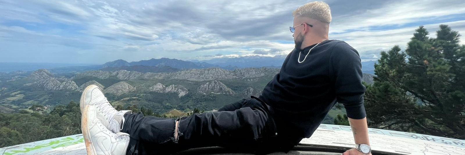 Julian_avt94's profile banner image
