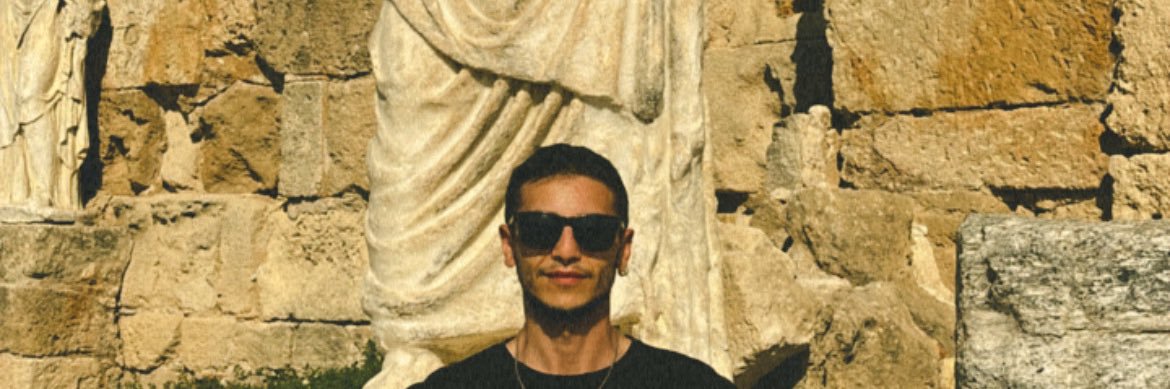 esterattouzuno's profile banner image