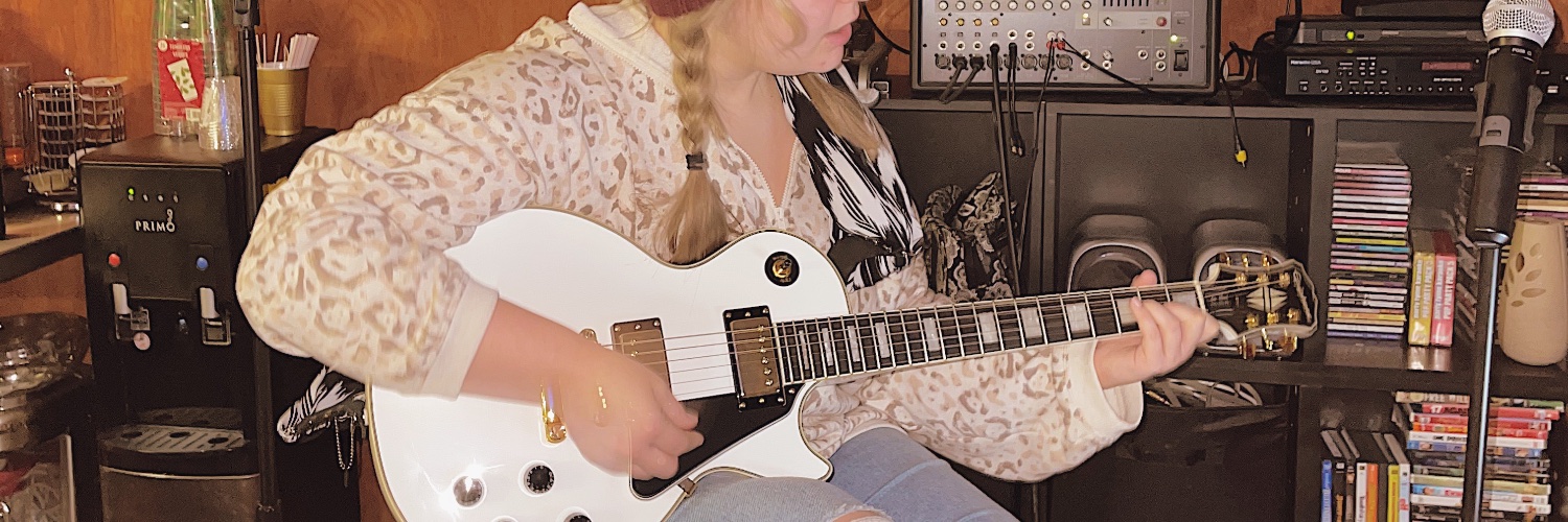 actively_ashley's profile banner image