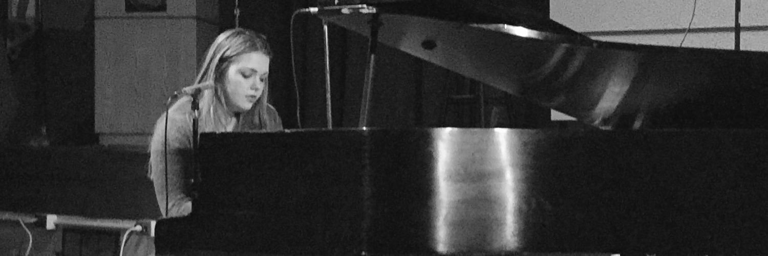 kelly_thesinger's profile banner image