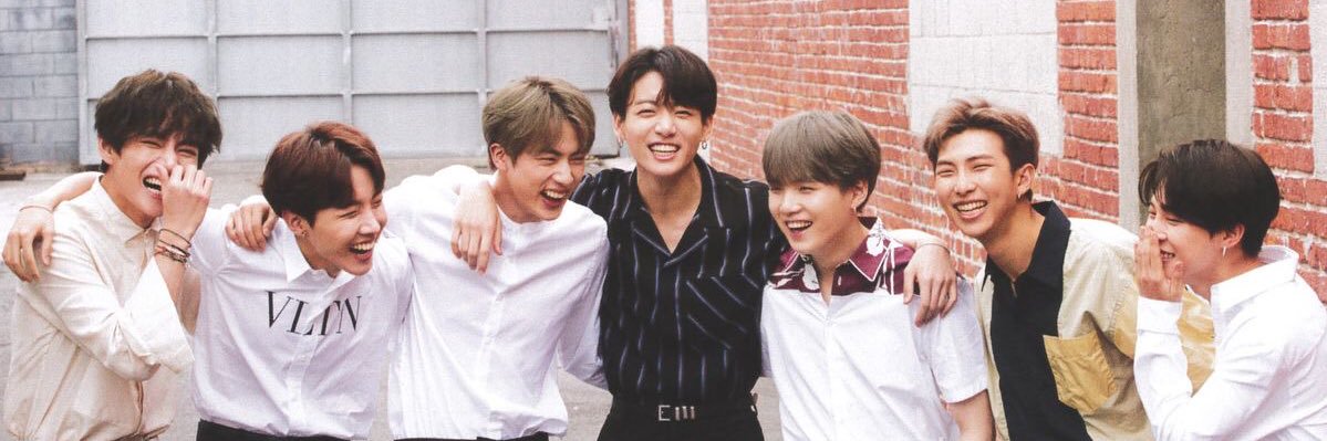 cαrlotα⁷♱ is seeing bts banner