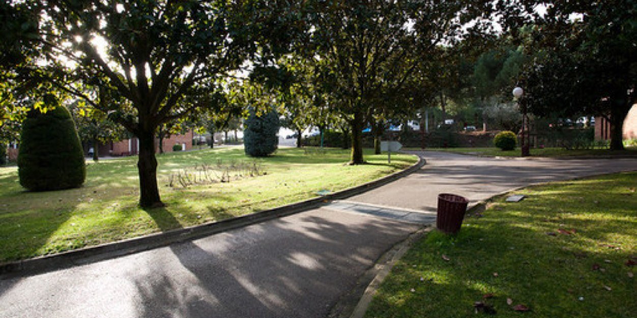 Institució La Vall banner