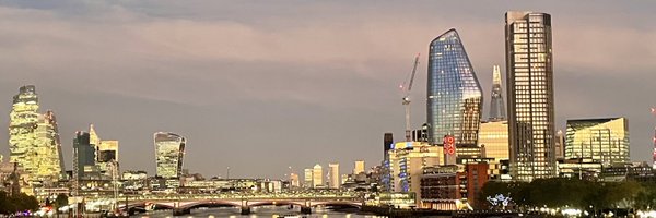 carolyn_sim Profile Banner