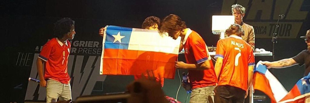 vale_rojasflore's profile banner image