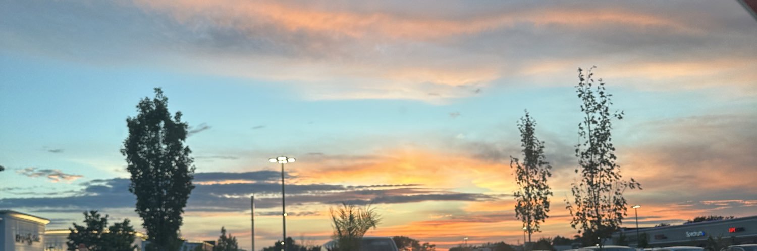 EmilyCourts10's profile banner image