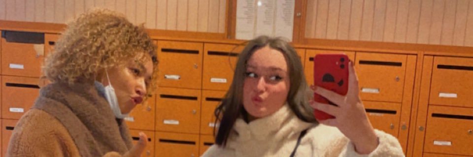 chloeines91's profile banner image