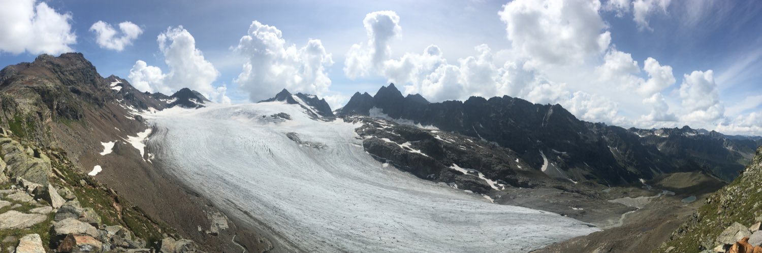 frischfuettern's profile banner image