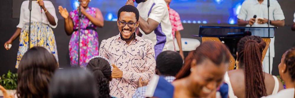 Desmond-sama❄️ banner