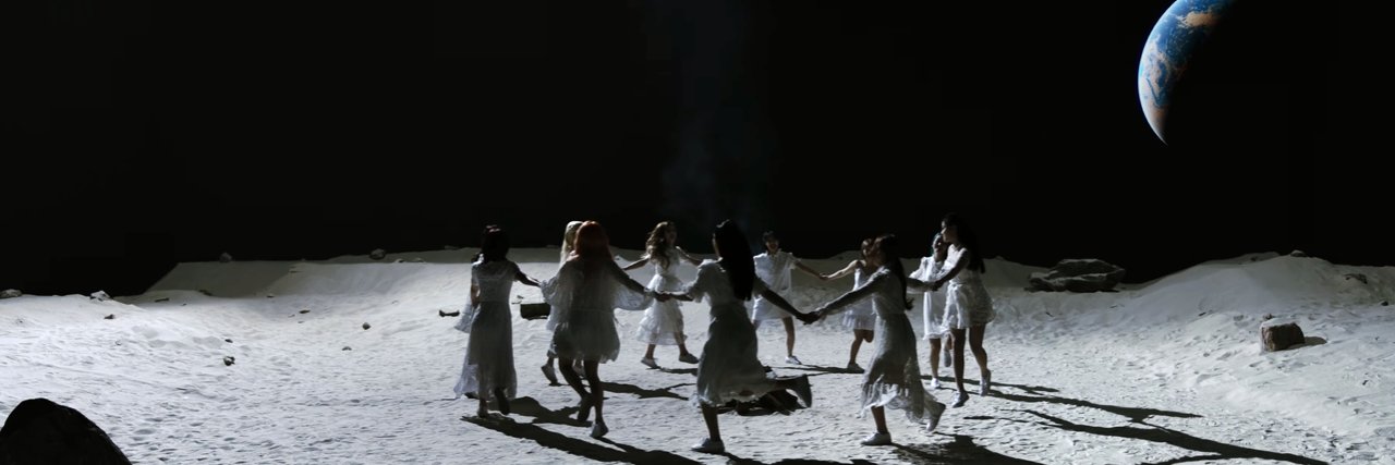 bemyloona's profile banner image