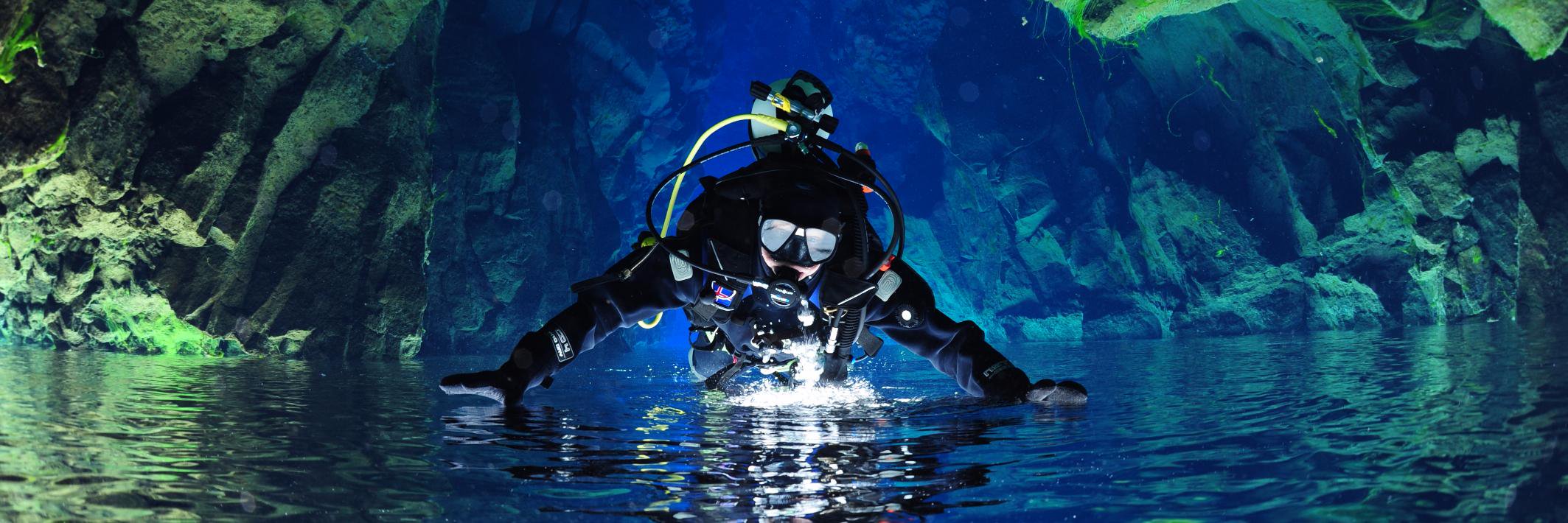 dive_is's profile banner image