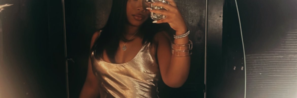 Vicky_NO_Icky's profile banner image