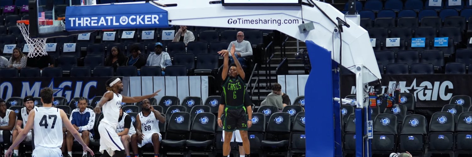 Tiquan Saunders banner