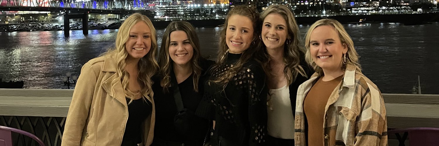 bee_ryann's profile banner image