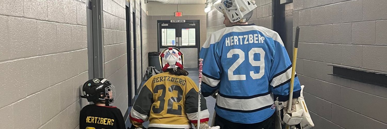 Daniel Hertzberg 🇺🇸🏒 117 banner