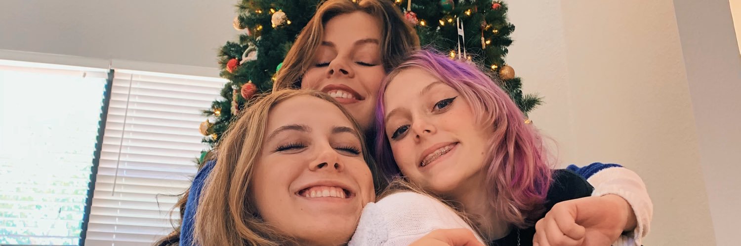 amberpallagi_'s profile banner image
