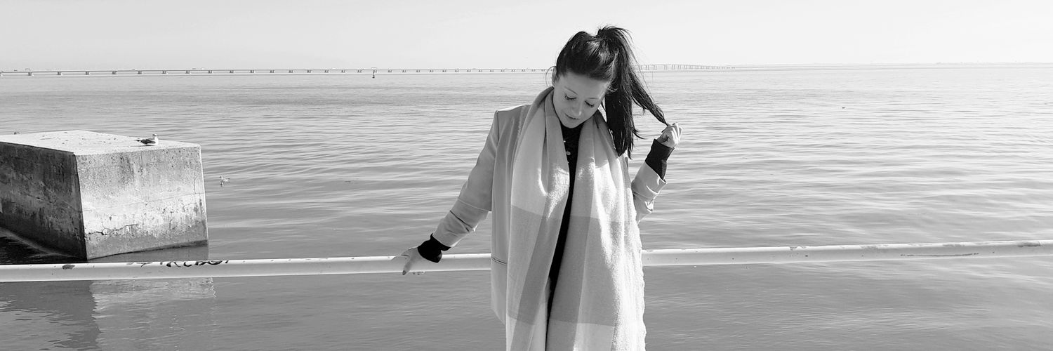 vanessamoura_vm's profile banner image