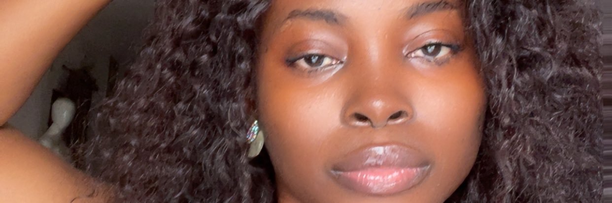 Luchi_lit's profile banner image