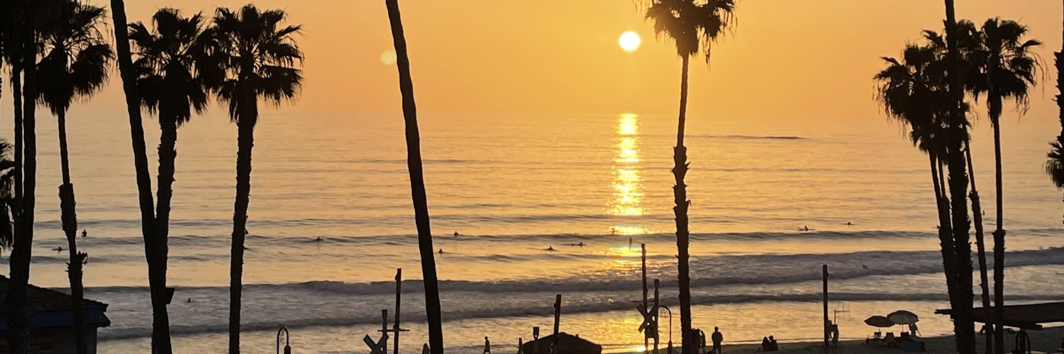 702 living but always with the 813 🇺🇦 🇮🇱 banner