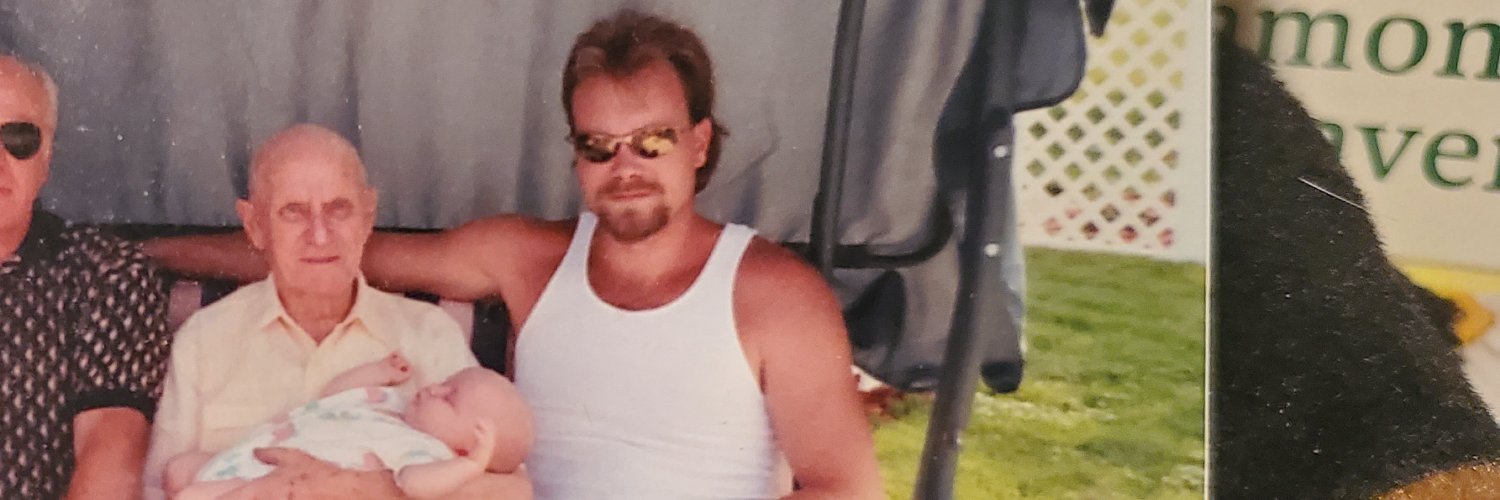 frickintight's profile banner image