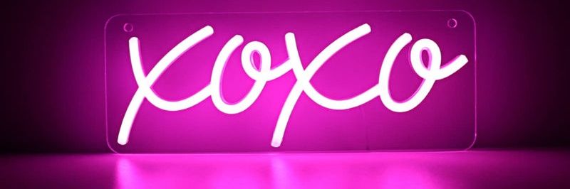 alinacamx's profile banner image