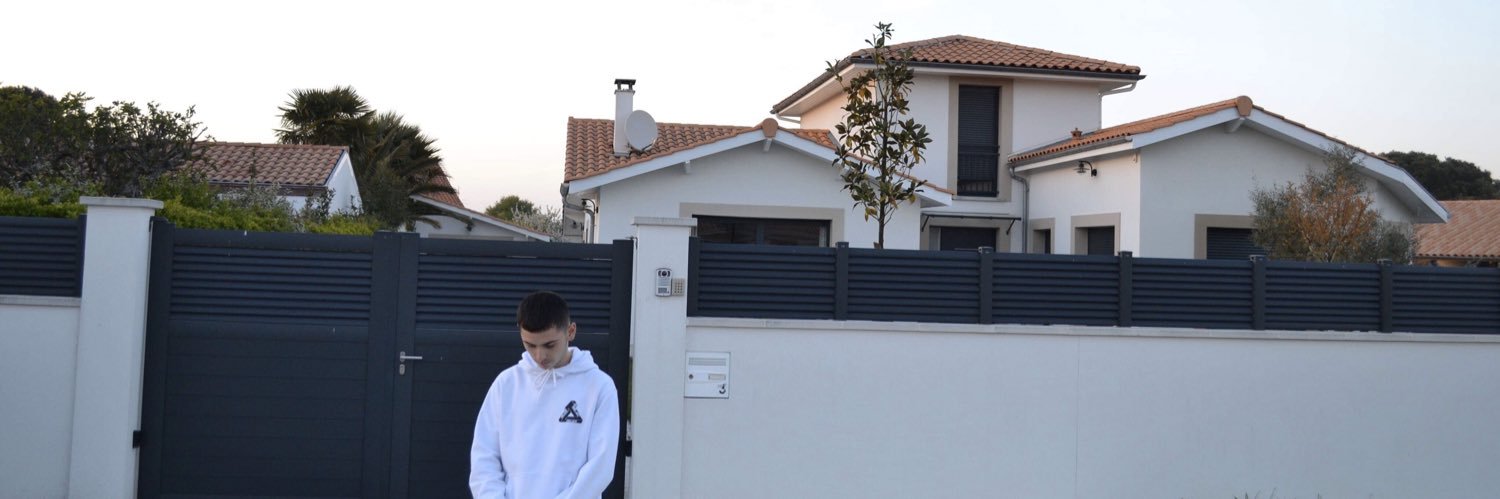 antoinetujas's profile banner image