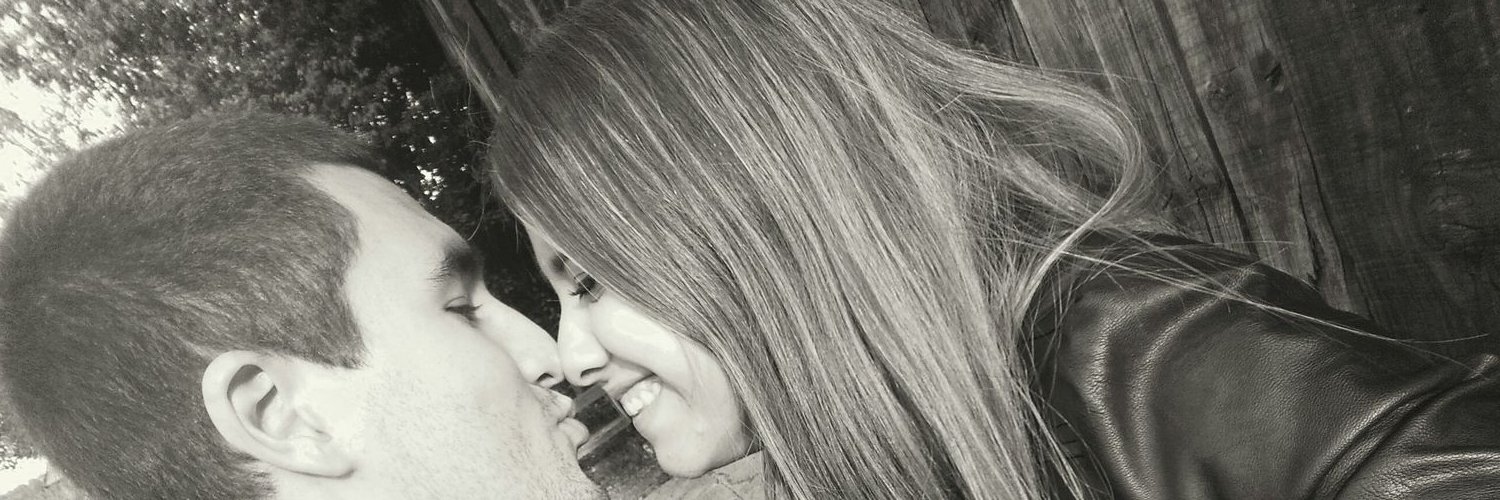 ainaragarate's profile banner image