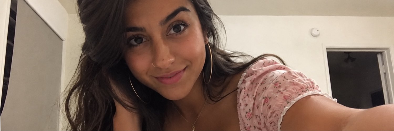 Larissasar6j's profile banner image