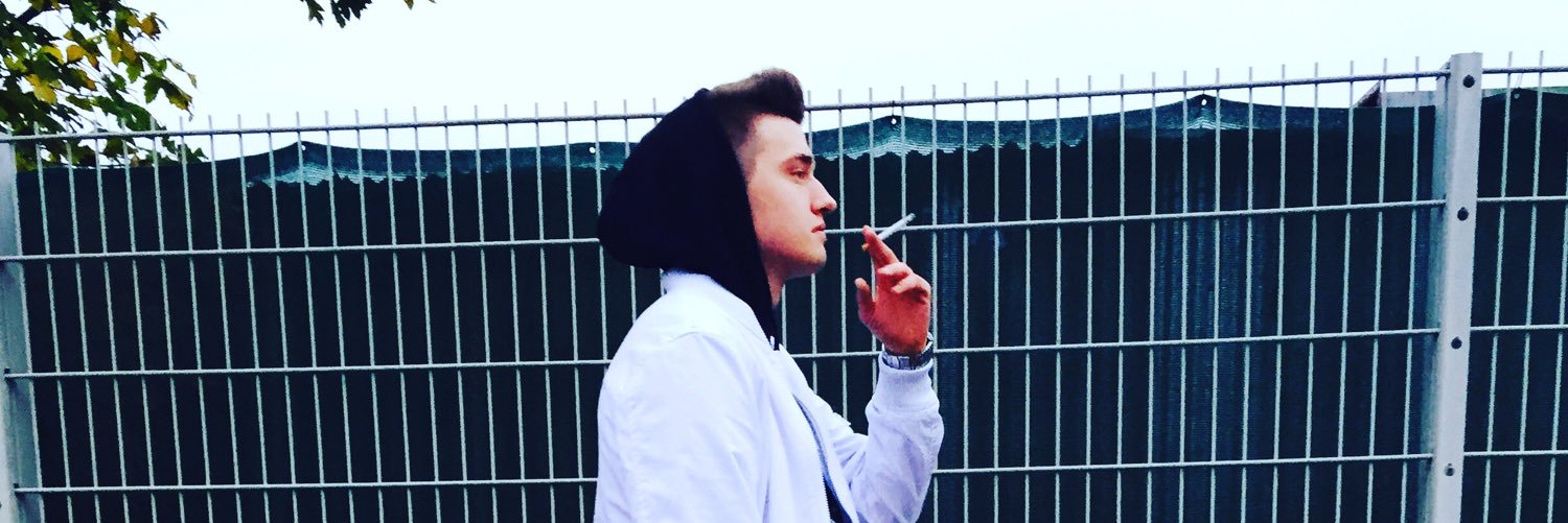 young_lfdy's profile banner image