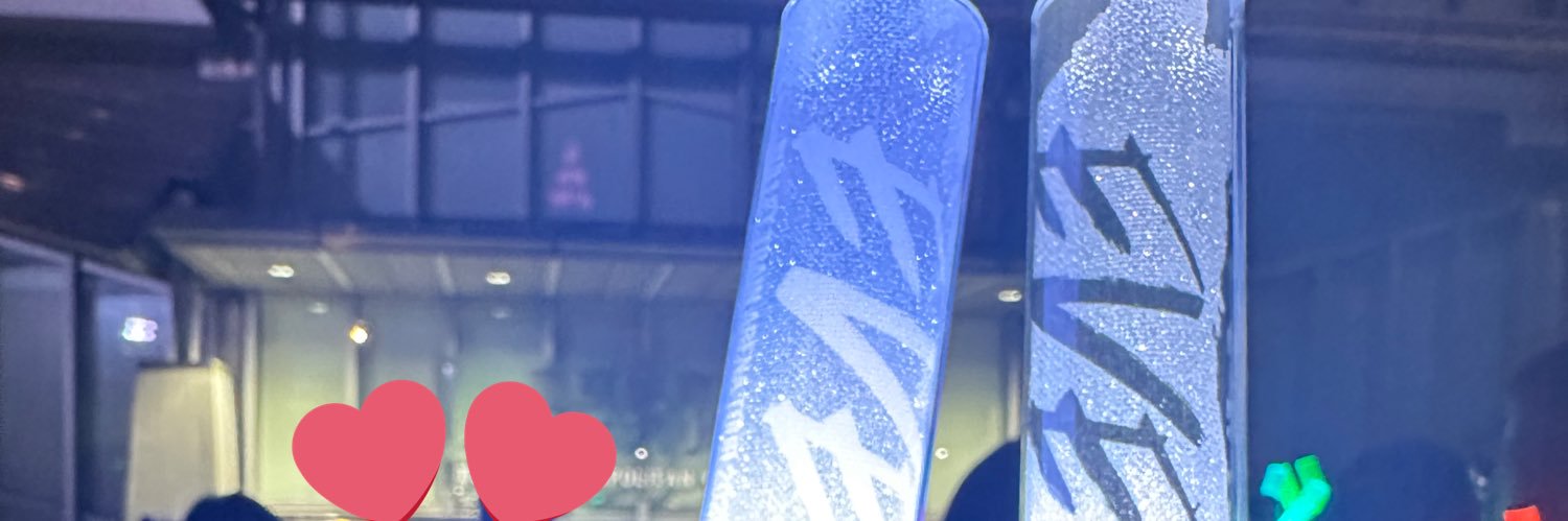 riyaaa_n's profile banner image