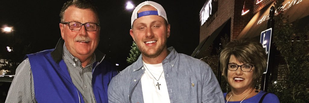 ehuttie's profile banner image