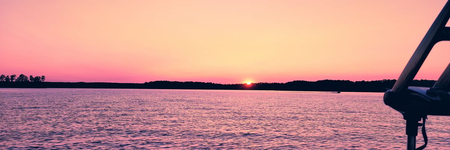 swimcom's profile banner image