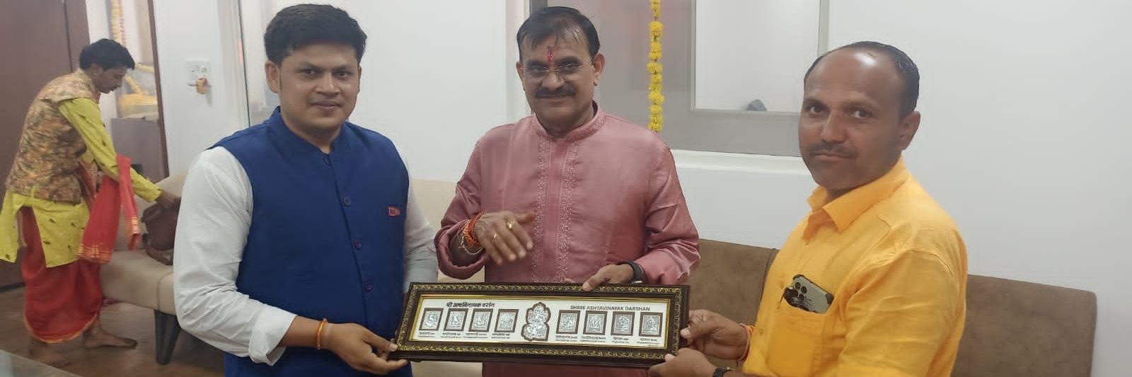 vikramchouhan_'s profile banner image
