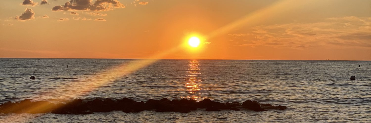 dakotadrou5's profile banner image