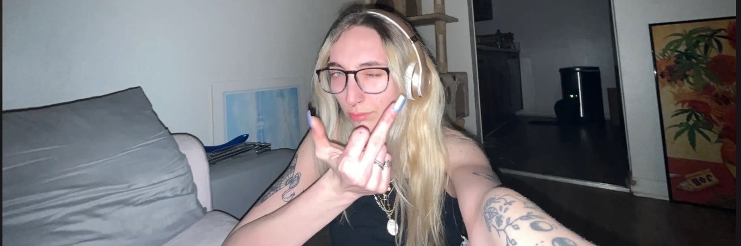 saintjanelly's profile banner image