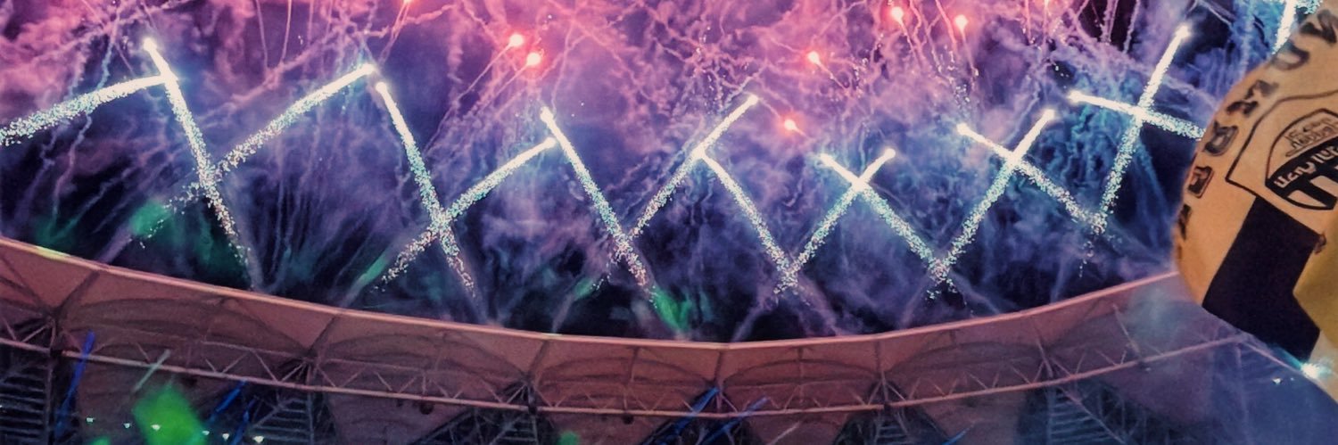 È L L A💛 banner