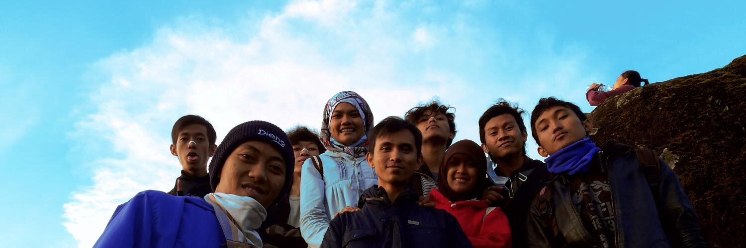 alipmonc's profile banner image