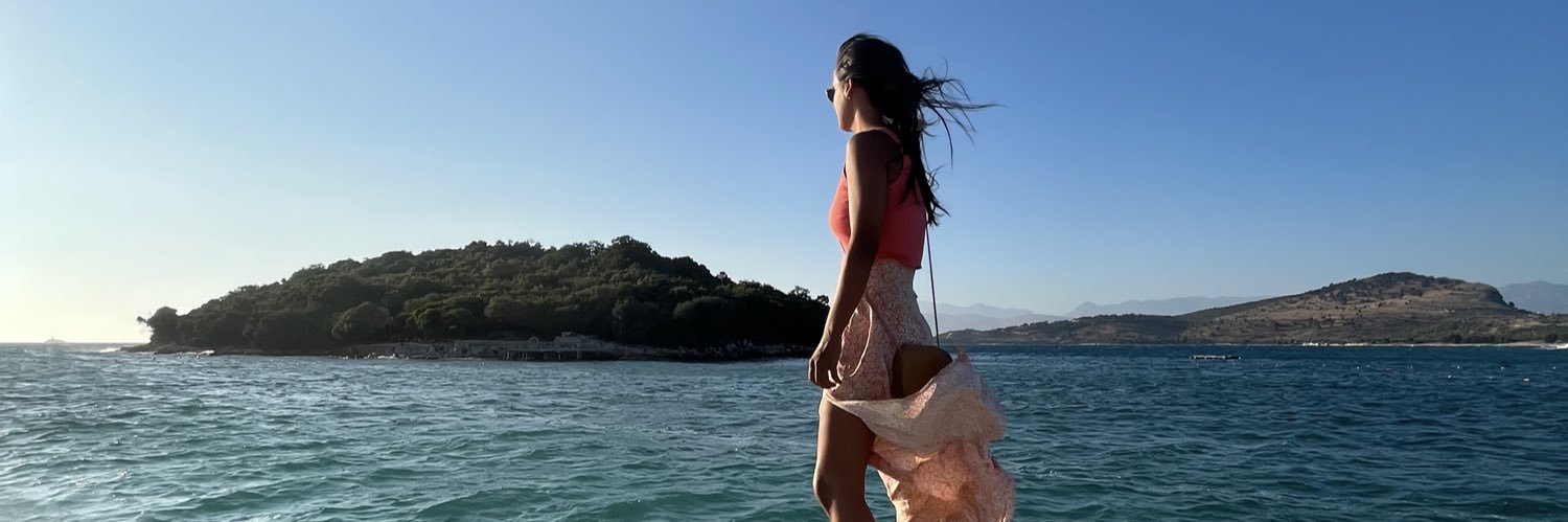 AnaAlvarez_8's profile banner image