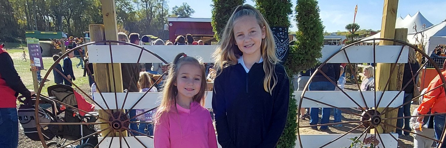 lynzee_c's profile banner image