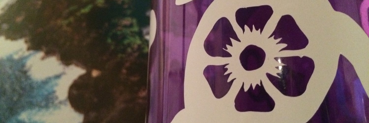 Lo_GoesDesign's profile banner image