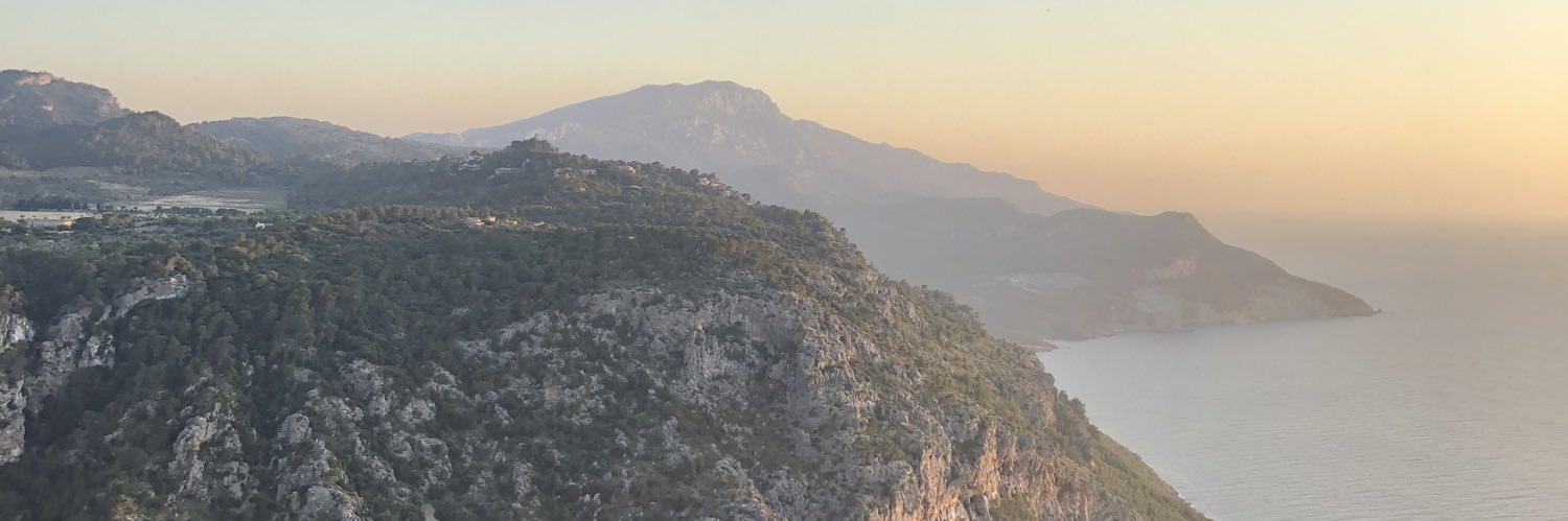 DeCiutat's profile banner image